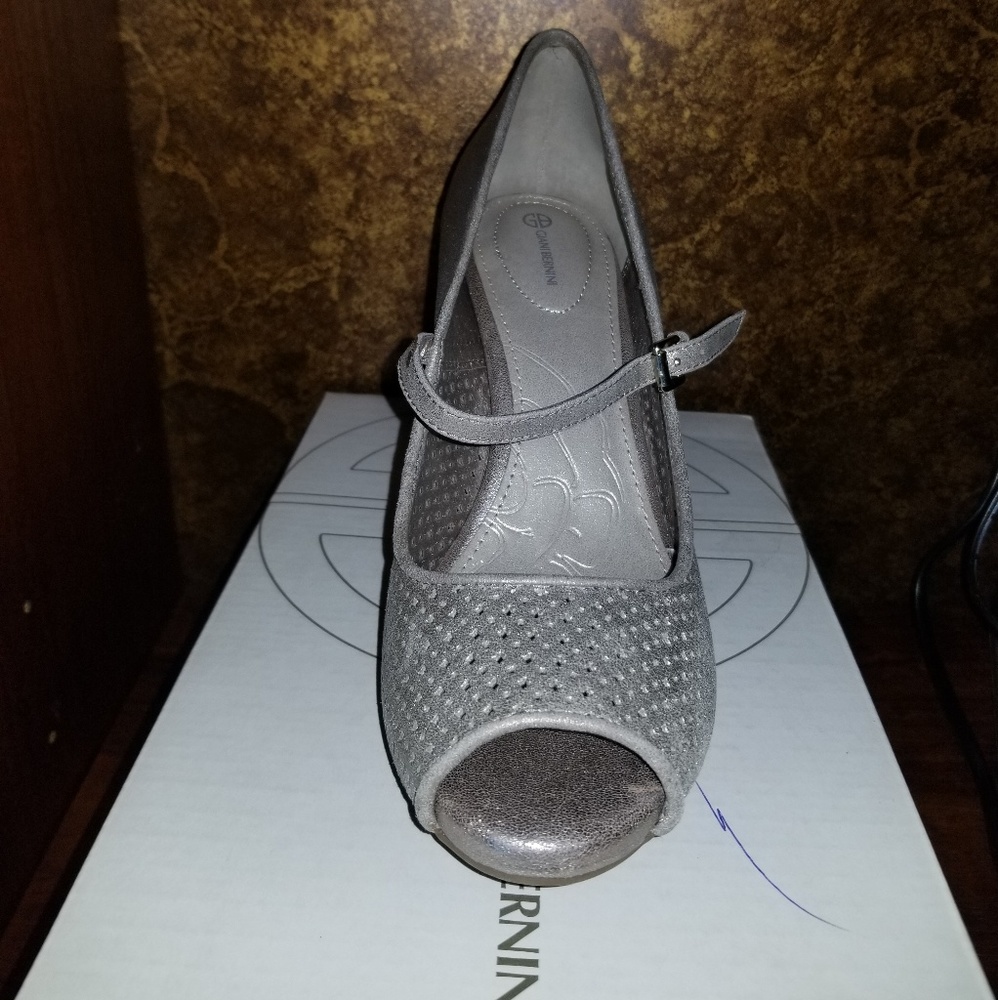 Size 8 shoe